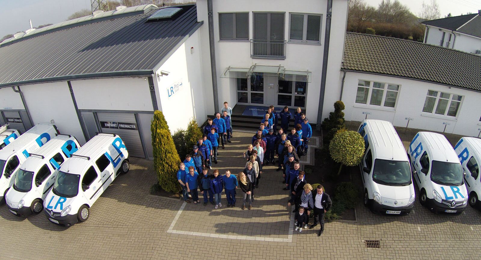 team-unternehmen-lr-facility-services-9801e04a